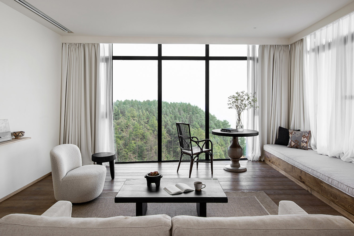 厵村極簡風(fēng)客房裝修